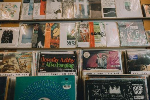 2000: 6 álbuns de topo que não deves perder